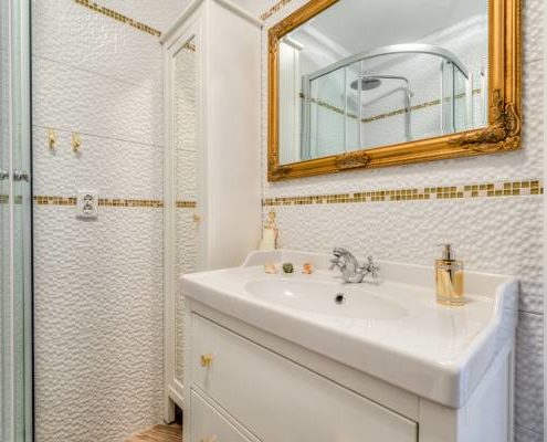 croatia-split-apartment-bathroom-3